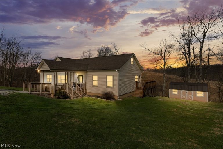 67137 Airport Road, St Clairsville, OH - Photo 3