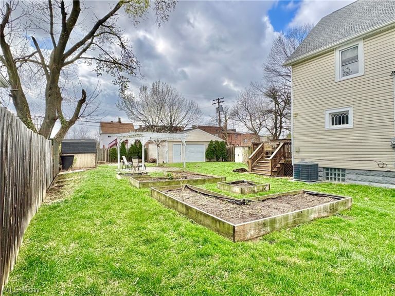 7909 Colgate Avenue, Cleveland, OH - Photo 6