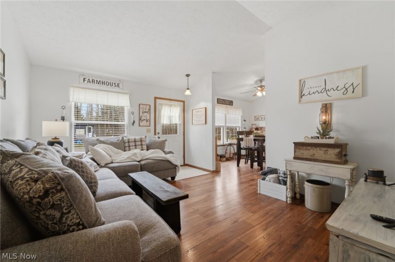 5206 University Drive, Geneva, OH - Photo 4