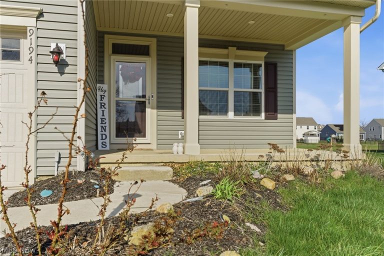 9194 Winfield Lane, North Ridgeville, OH - Photo 3