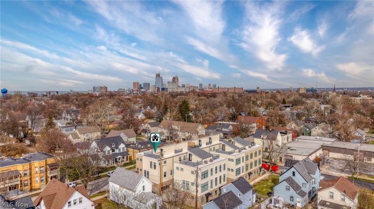 4711 Bridge Avenue, Cleveland, OH - Photo 2