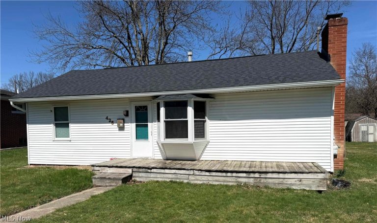 425 Second Street, Brewster, OH, 44613