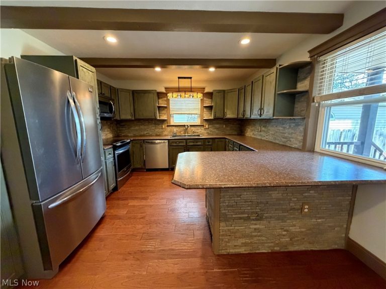 4602 7th Avenue, Vienna, WV - Photo 5