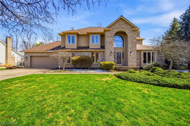 471 Medway Road, Highland Heights, OH, 44143