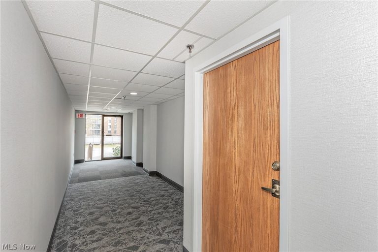 26101 Village Lane #107, Beachwood, OH - Photo 5