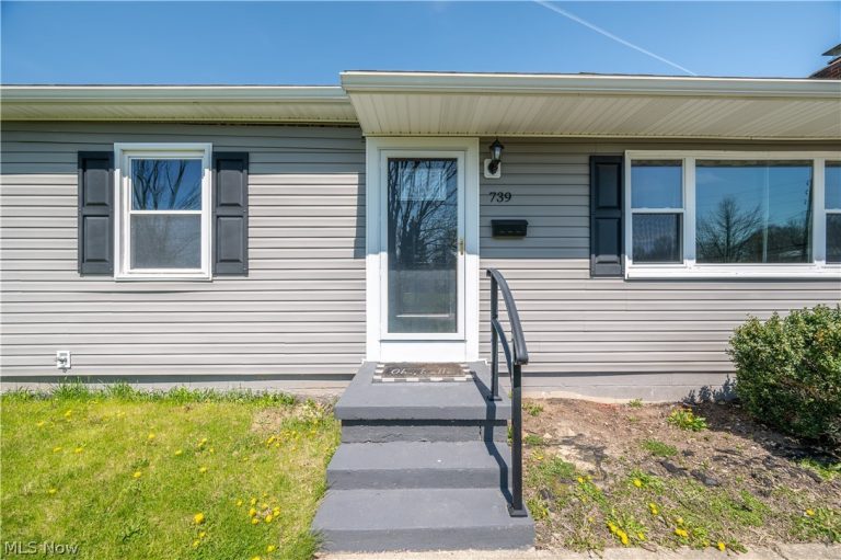 739 Notre Dame Avenue, Austintown, OH - Photo 5