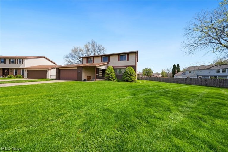 17773 Blazing Star Drive, Strongsville, OH - Photo 2