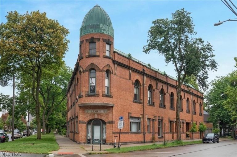 2337 11th Street #6, Cleveland, OH, 44113