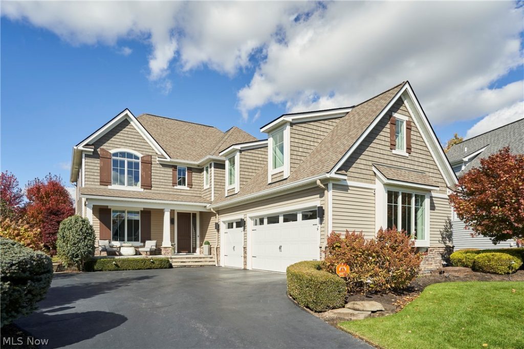 17552 Gates Landing Drive, Chagrin Falls, OH