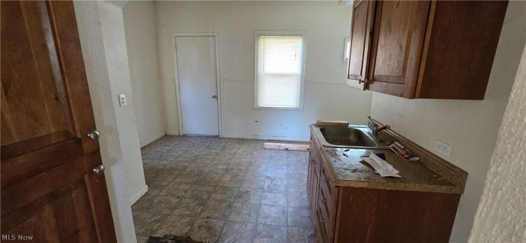 505 266th Street, Euclid, OH - Photo 8