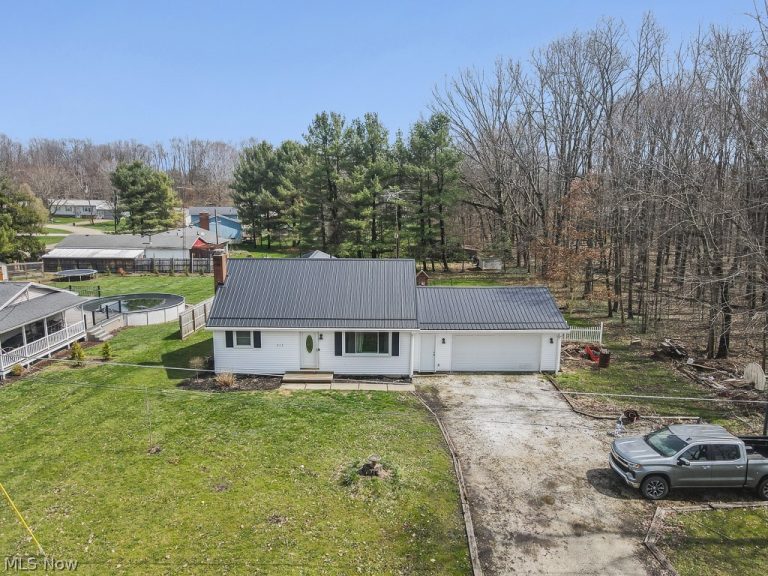 212 Case Road, Beloit, OH - Photo 5