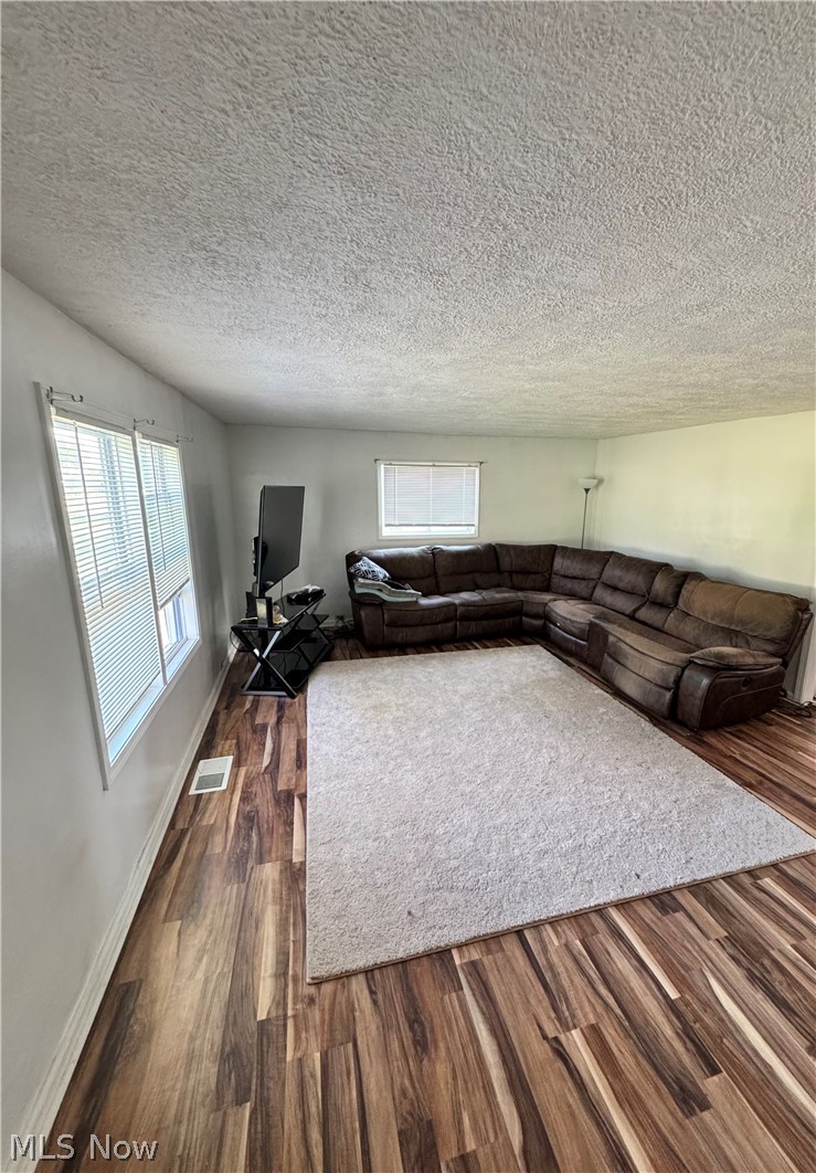 5696 Columbia Drive, Bedford Heights, OH - Photo 2
