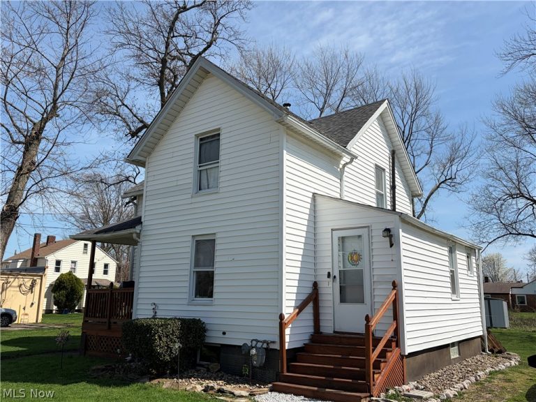 4055 Skiff Street, Willoughby, OH - Photo 2
