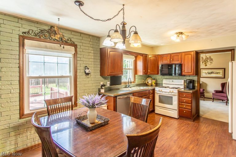 733 Squirrel Hill Court, Boardman, OH - Photo 6