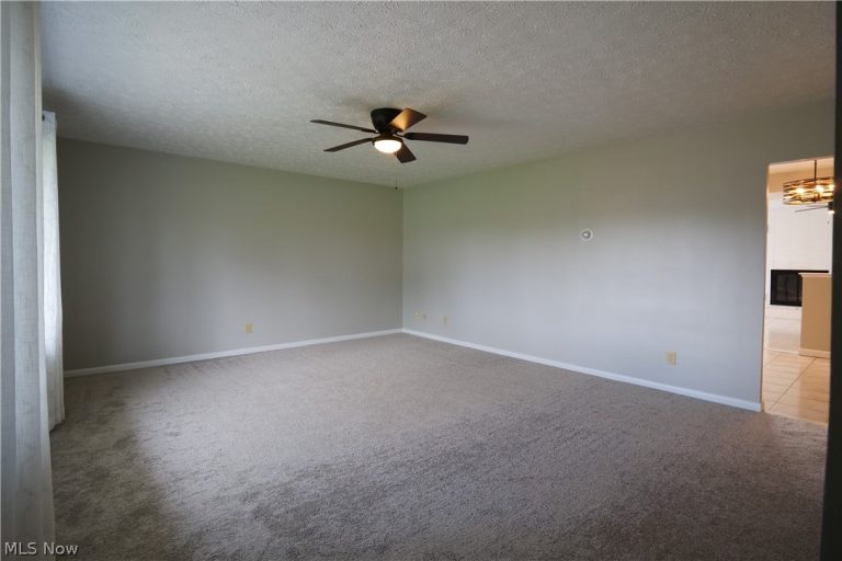 6751 Oakwood Road, Parma Heights, OH - Photo 4