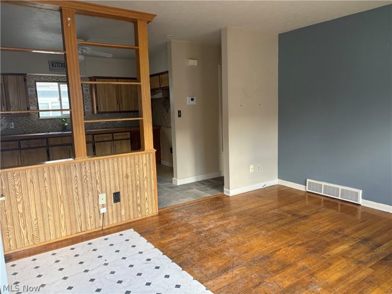 1622 Merrill Avenue, Akron, OH - Photo 4