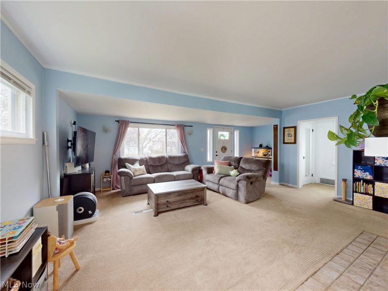 5162 Oakmont Drive, Lyndhurst, OH - Photo 5