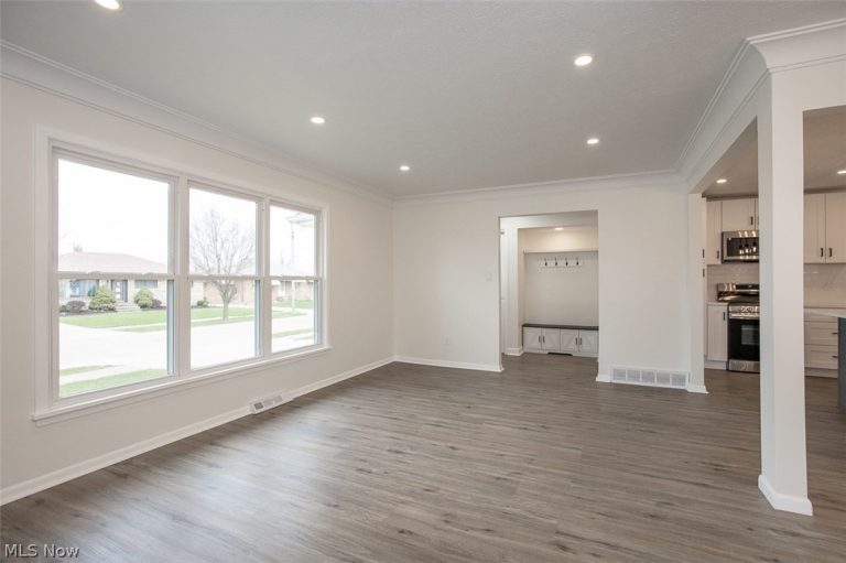 9613 Melody Lane, Brooklyn, OH - Photo 5