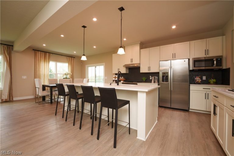 8100 Jack Ryan Drive, North Ridgeville, OH - Photo 4