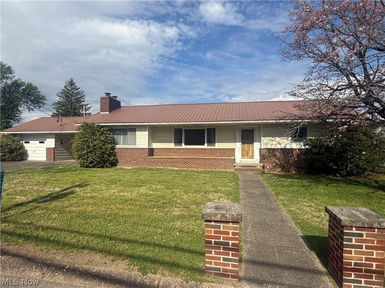 1001 Stadium Drive, St Marys, WV - Photo 2
