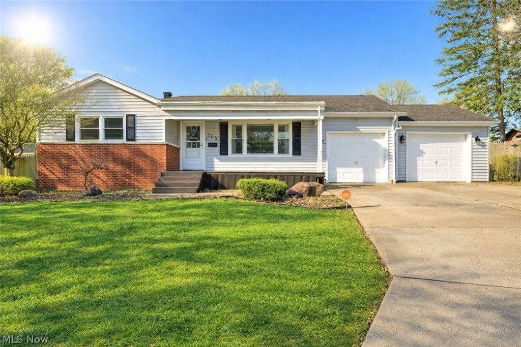 203 Aldrich Road, Austintown, OH