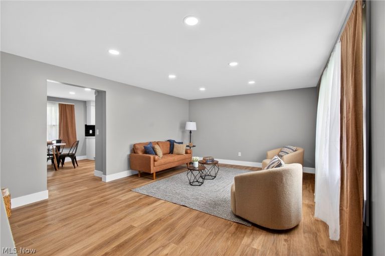 2703 Joseph Place, Canton, OH - Photo 5