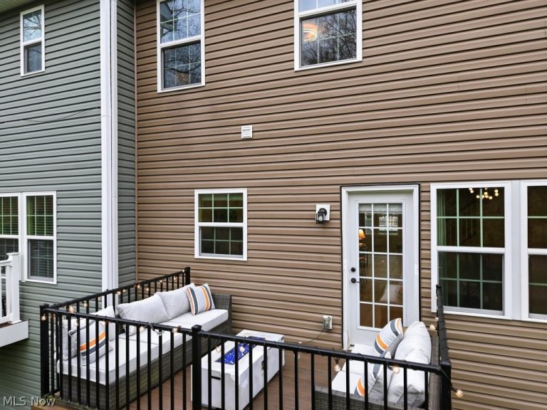 1185 Bean Lane, Cuyahoga Falls, OH - Photo 5