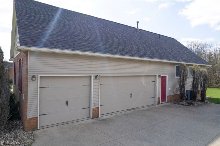 876 Jennifer Trail, Tallmadge, OH - Photo 2