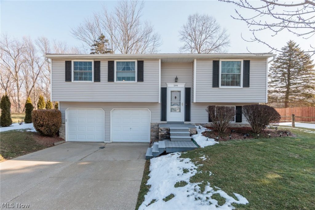599 Berkshire Drive, Medina, OH