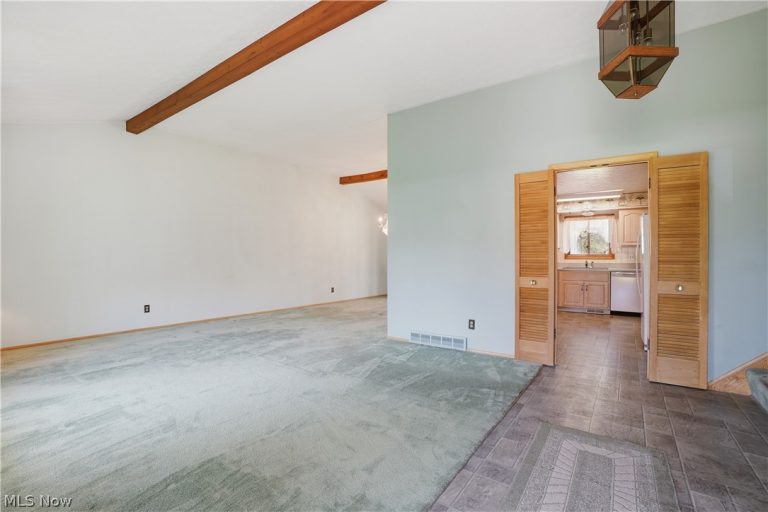 26670 FAIRFAX Lane, North Olmsted, OH - Photo 6
