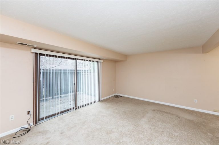 3265 Mayfield Road #29, Cleveland Heights, OH - Photo 4