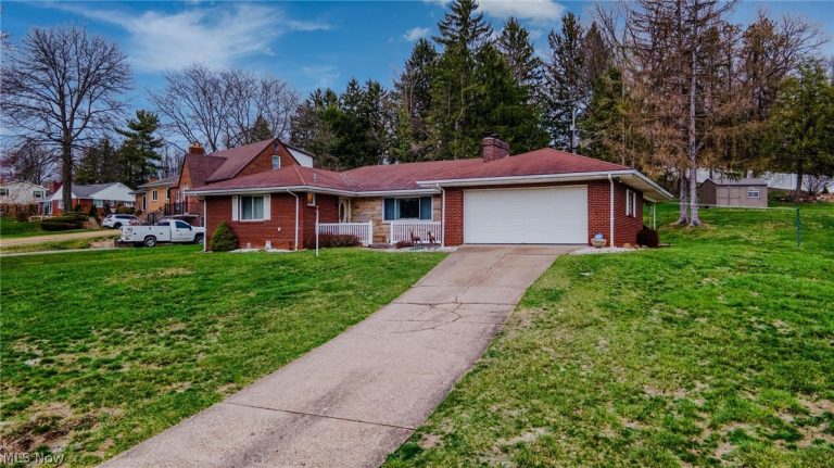 132 Bryden Road, Steubenville, OH - Photo 3