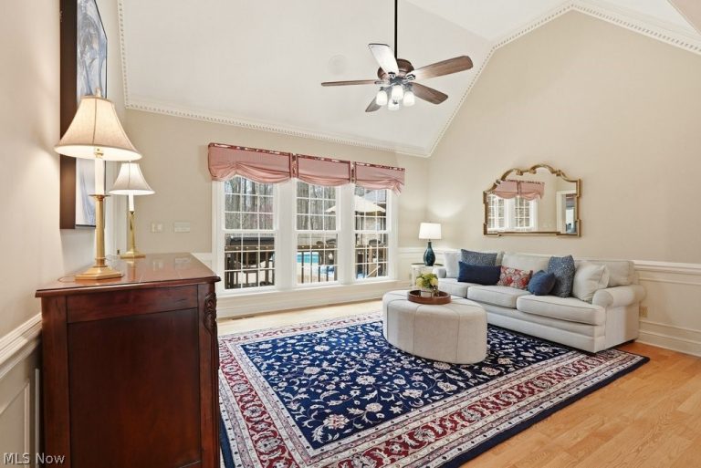 7751 Chagrin Road, Chagrin Falls, OH - Photo 8