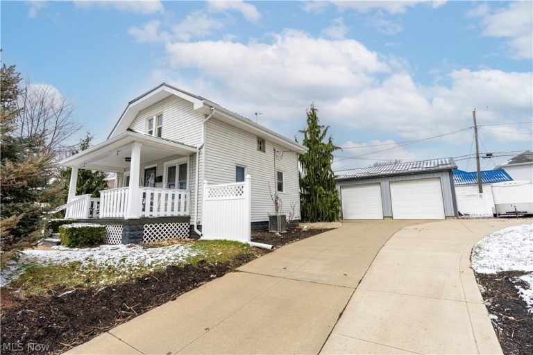 702 Griffith Avenue, Massillon, OH - Photo 2