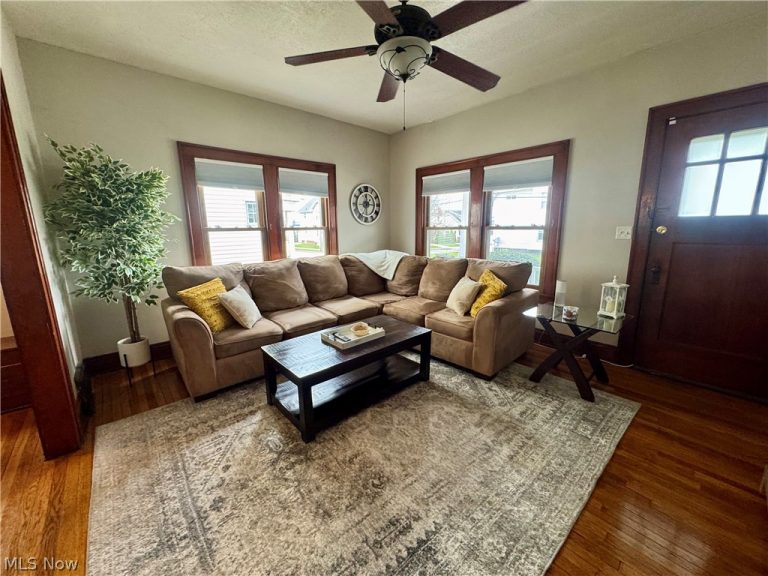 10606 Langton Avenue, Garfield Heights, OH - Photo 2