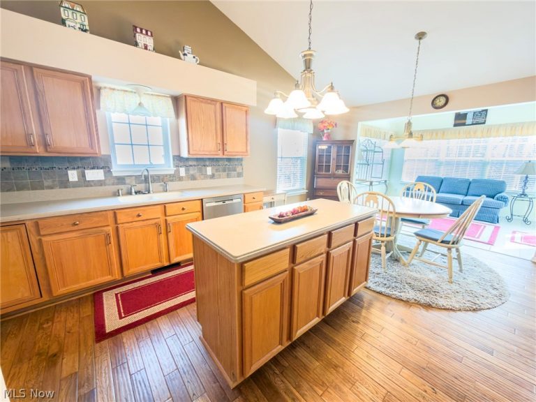 684 Jaystone Place, Macedonia, OH - Photo 3