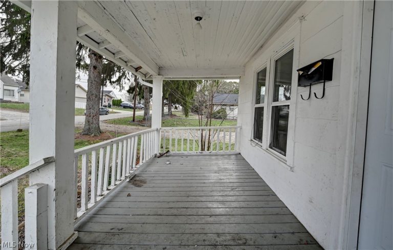 994 Perry Avenue, Barberton, OH - Photo 5