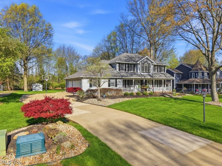 3606 Avanti Lane, Uniontown, OH - Photo 2