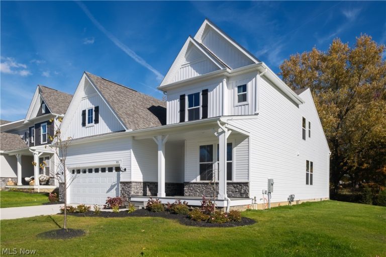 3831 Golden Wood Way, Green, OH - Photo 3