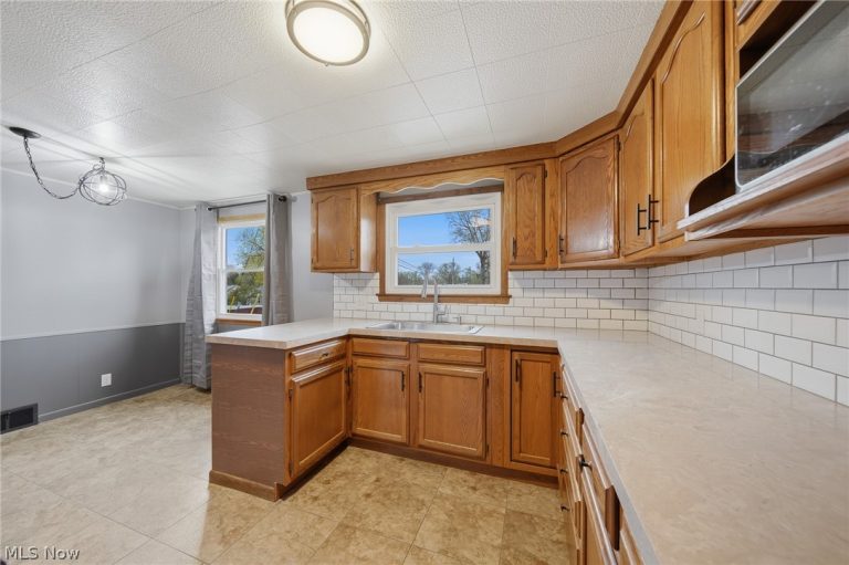 1814 Demington Avenue, Canton, OH - Photo 2