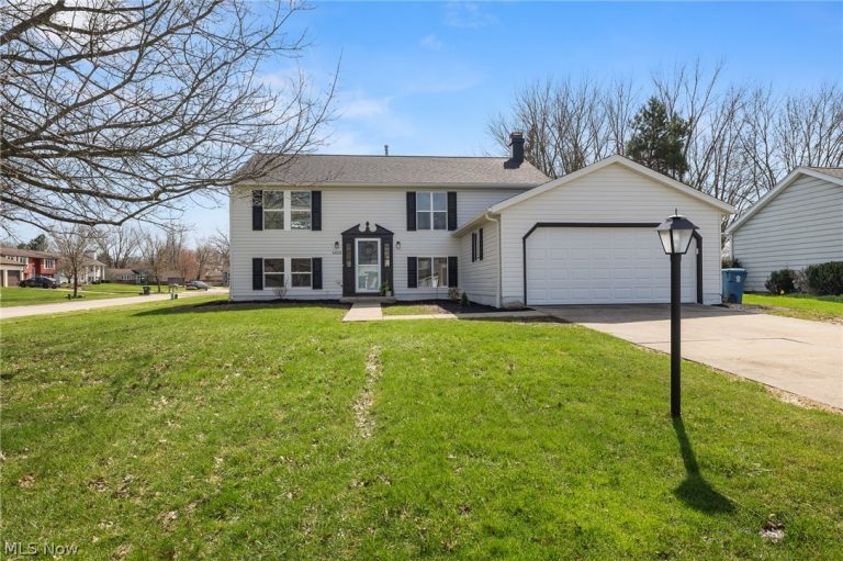 4820 Emerald Lane, Brunswick, OH - Photo 2