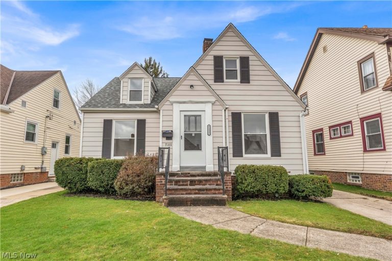 7111 Gerald Avenue, Parma, OH - Photo 2