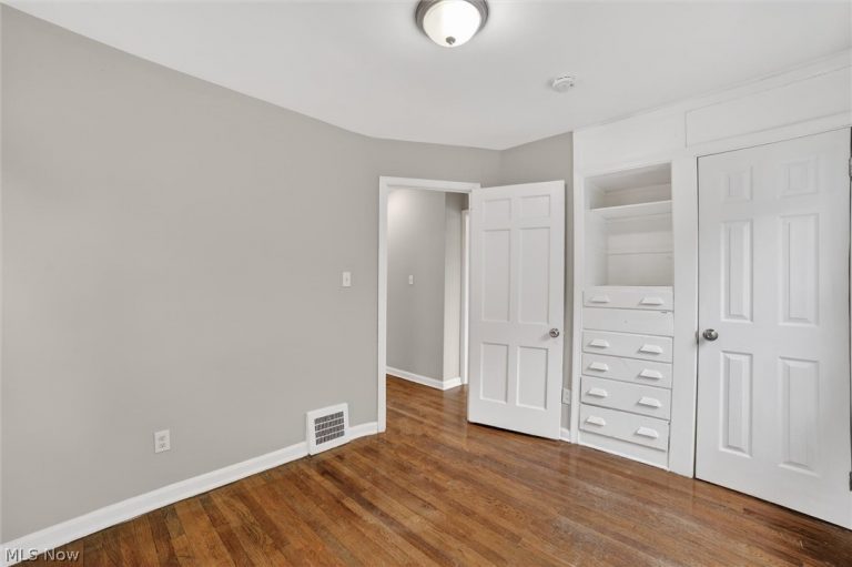 1568 Parker Drive, Mayfield Heights, OH - Photo 8