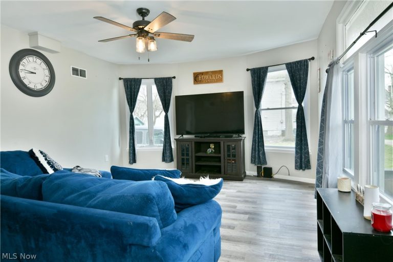 163 Chestnut Avenue, Niles, OH - Photo 4