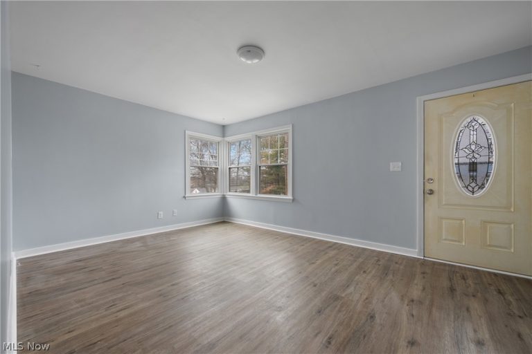 1167 Hilltop Drive, Akron, OH - Photo 3