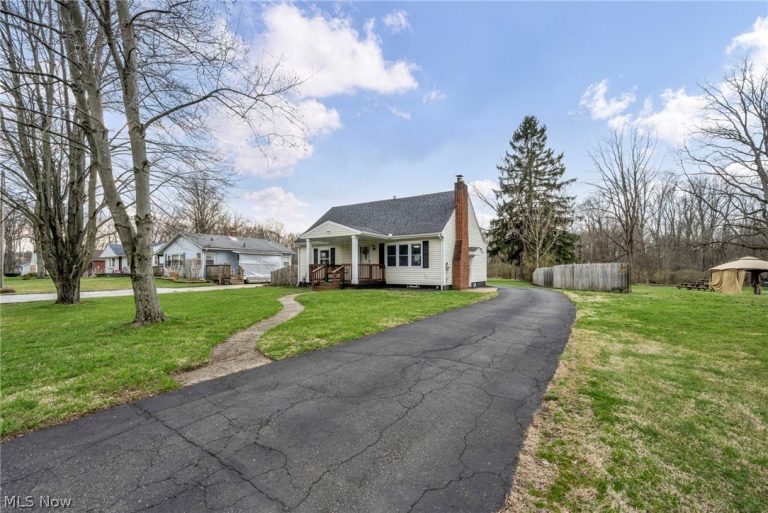 1412 Redbush Road, Akron, OH - Photo 6