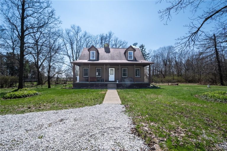 14027 Mayfield Road, Huntsburg, OH - Photo 2
