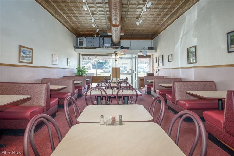 314 Pioneer Street, Akron, OH - Photo 8