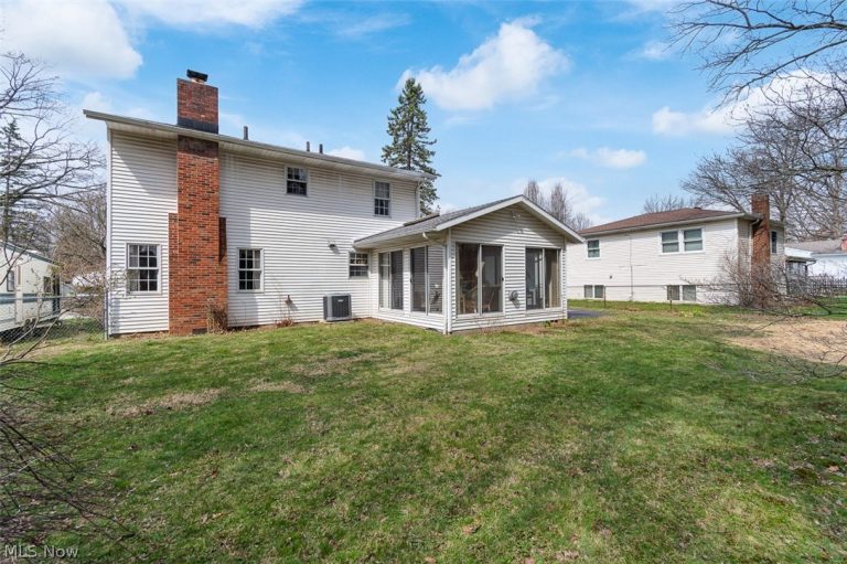 525 Narragansett Drive, Tallmadge, OH - Photo 3