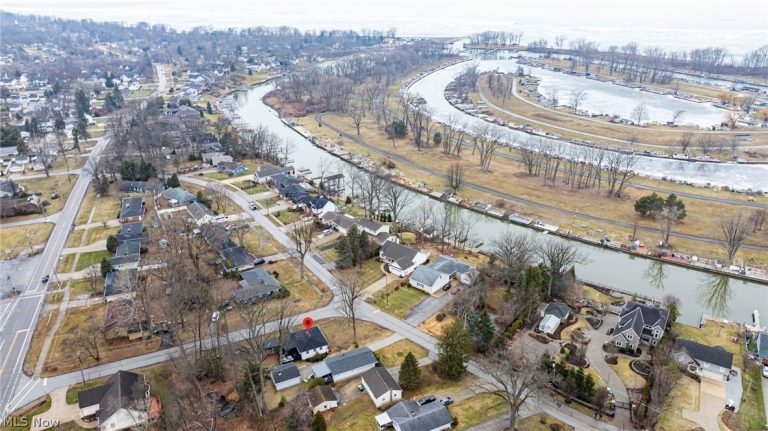 8324 Harbor Drive, Mentor, OH - Photo 4